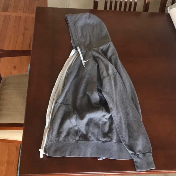 Nike Grey Oversized Sweatshirt - Picture 2 of 3